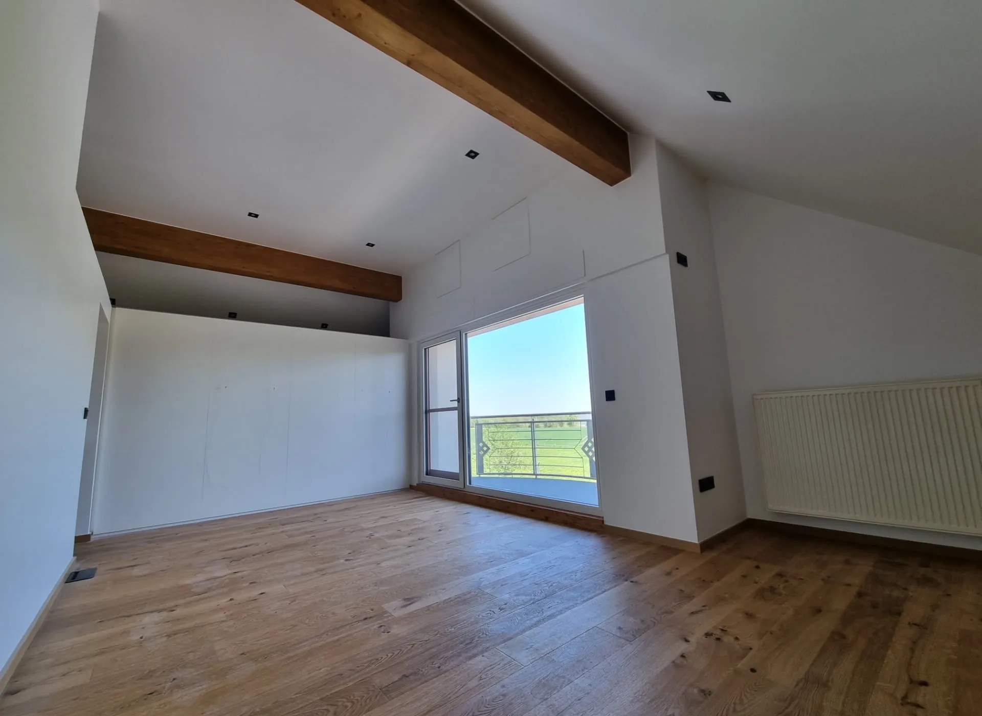 Chambre suite parentale rénovée à Schieren par BauArt