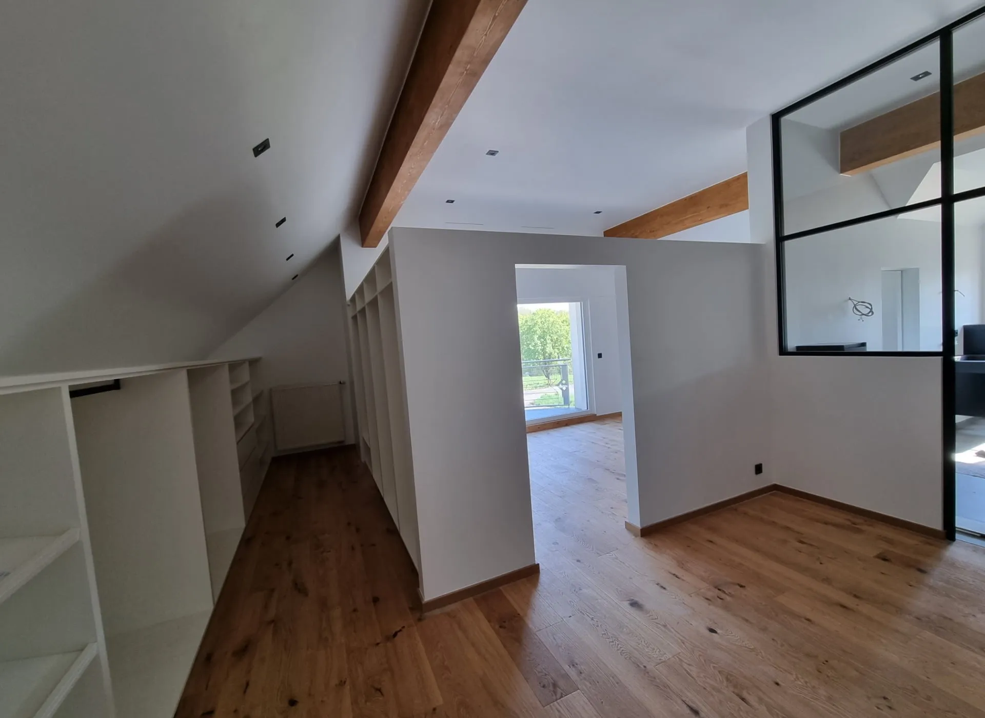 Chambre suite parentale rénovée à Schieren par BauArt, photo 4