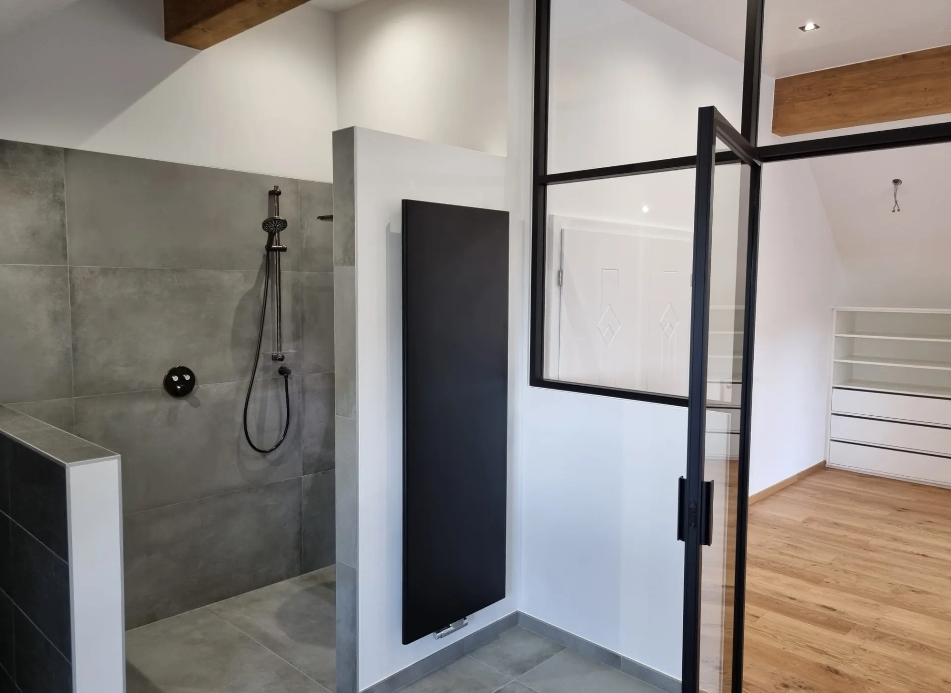 Chambre suite parentale rénovée à Schieren par BauArt, photo 16